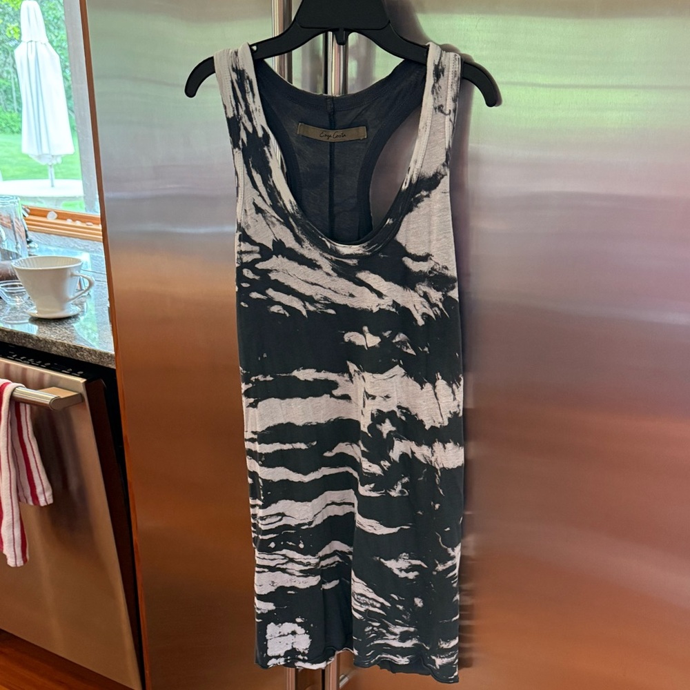 Black and White Sleeveless V-neck Dress